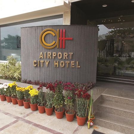 Airport City Hotel Calcutá Exterior foto